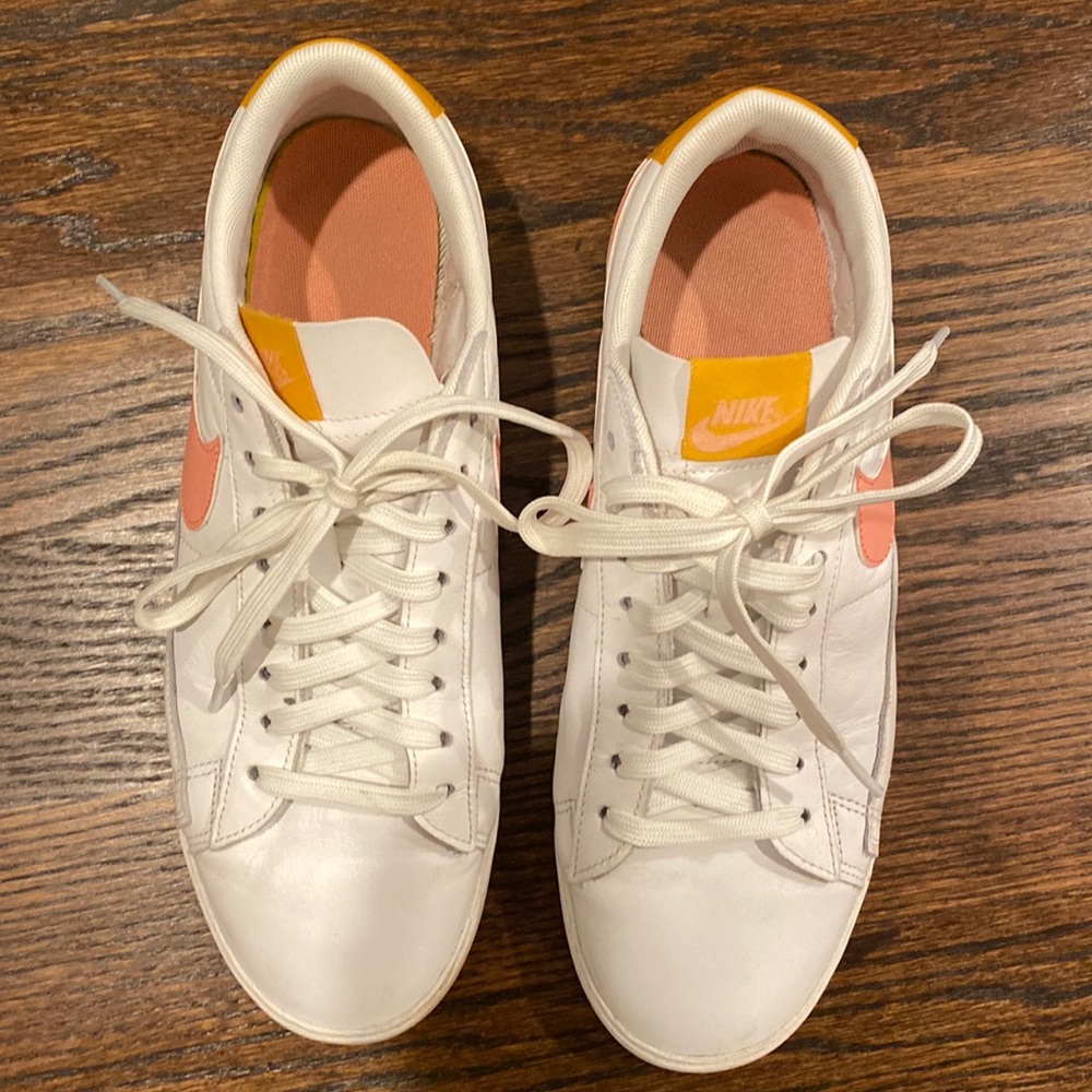 Nike Women's Sneakers White and Orange